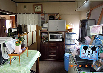 きれいに片付いている台所の写真