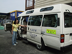 写真：東京都多摩市で移動サービスを行う「ゆづり葉」